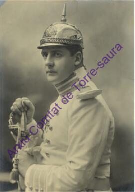 Retrat d'estudi de Bernardo Ignacio Olives i Olives, cinquè comte de Torre-saura, amb l'uniforme ...