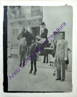 Caragol des Born de les festes de Sant Joan de Ciutadella del bienni 1934-1935, amb el caixer sen...